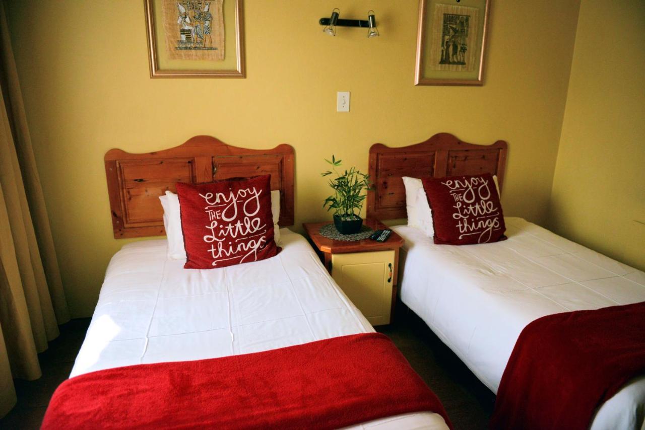 Rita'S Guesthouse Cc ฟาเรเฮด ภายนอก รูปภาพ